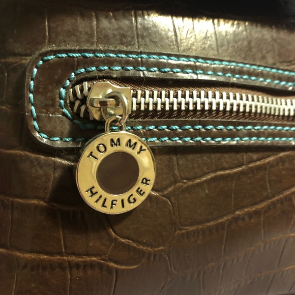 Tommy Hilfiger Faux Croc Top Handle w/ blue stitching detail - Picture 4 of 9